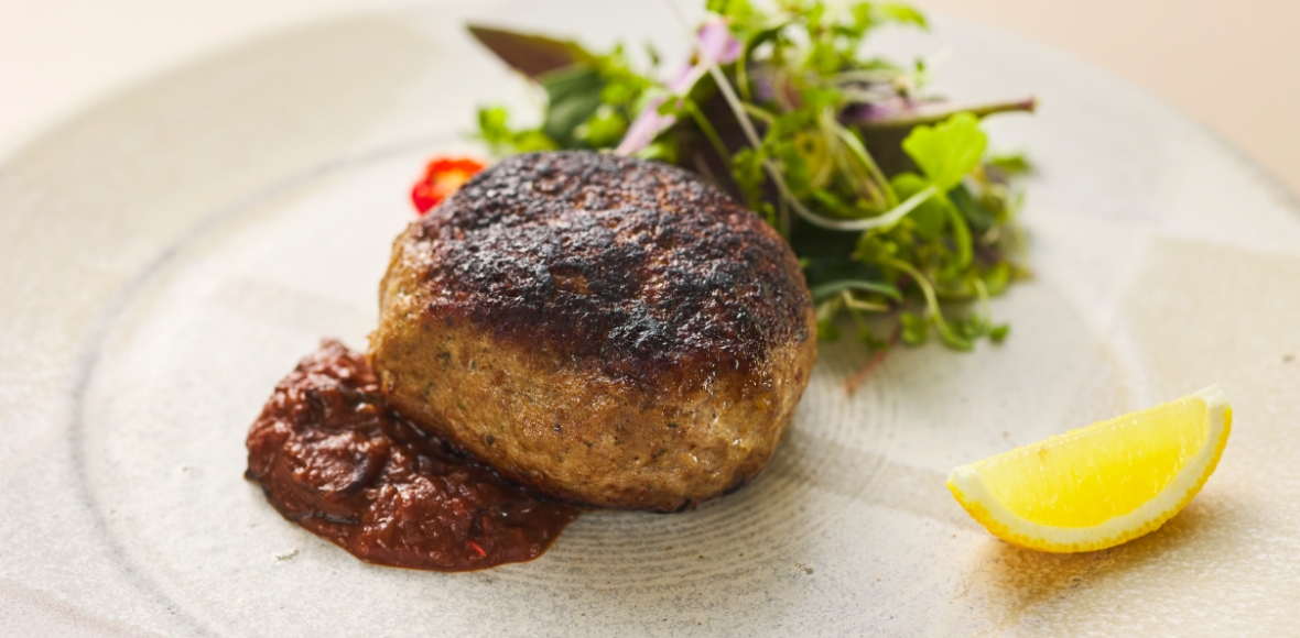 沖縄の貴重なアグー豚を使用したプレミアム今帰仁アグーハンバーグ